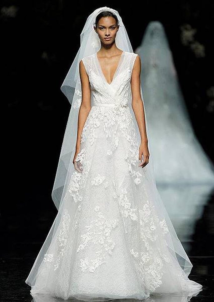 <a href="http://zankyou.9nl.de/nfw4">Peça a sua marcação para provar a nova Colecção Pronovias 2015.</a>