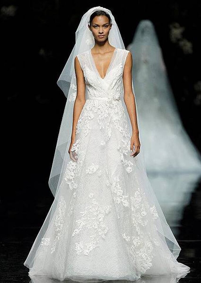 <a href="http://zankyou.9nl.de/nfw4">Peça a sua marcação para provar a nova Colecção Pronovias 2015.</a> 