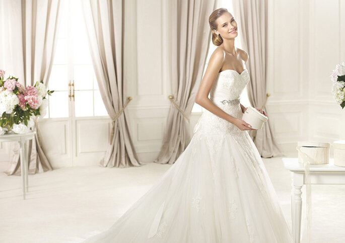 <a href="http://zankyou.9nl.de/n3ig" target="_blank"> Faça a sua marcação para experimentar o seu vestido favorito </a>