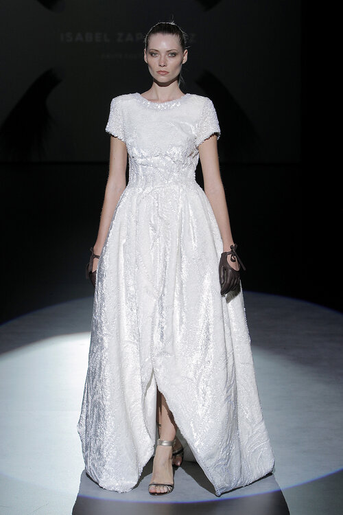 Isabel Zapardiez. Credits: Barcelona Bridal Fashion Week