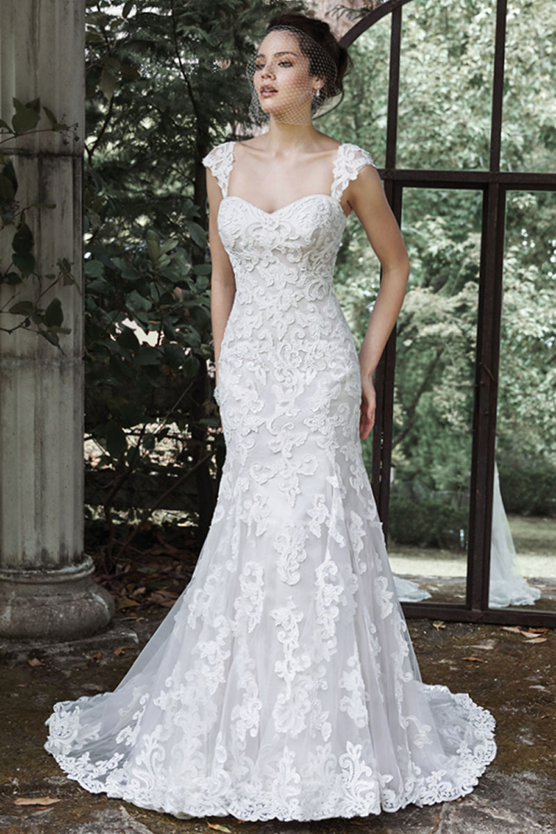 <a href="http://www.maggiesottero.com/dress.aspx?style=5MN696" target="_blank">Maggie Sottero</a>