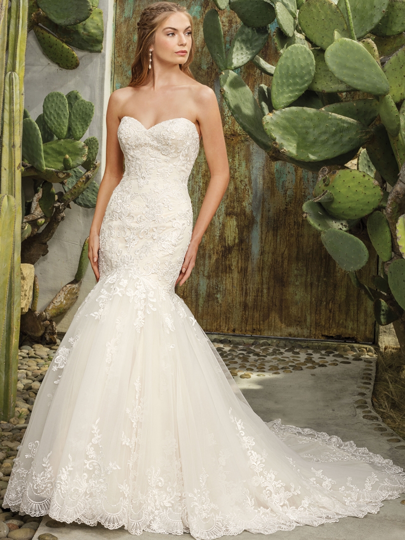 Style 2293 Flora. Credits: Casablanca Bridal