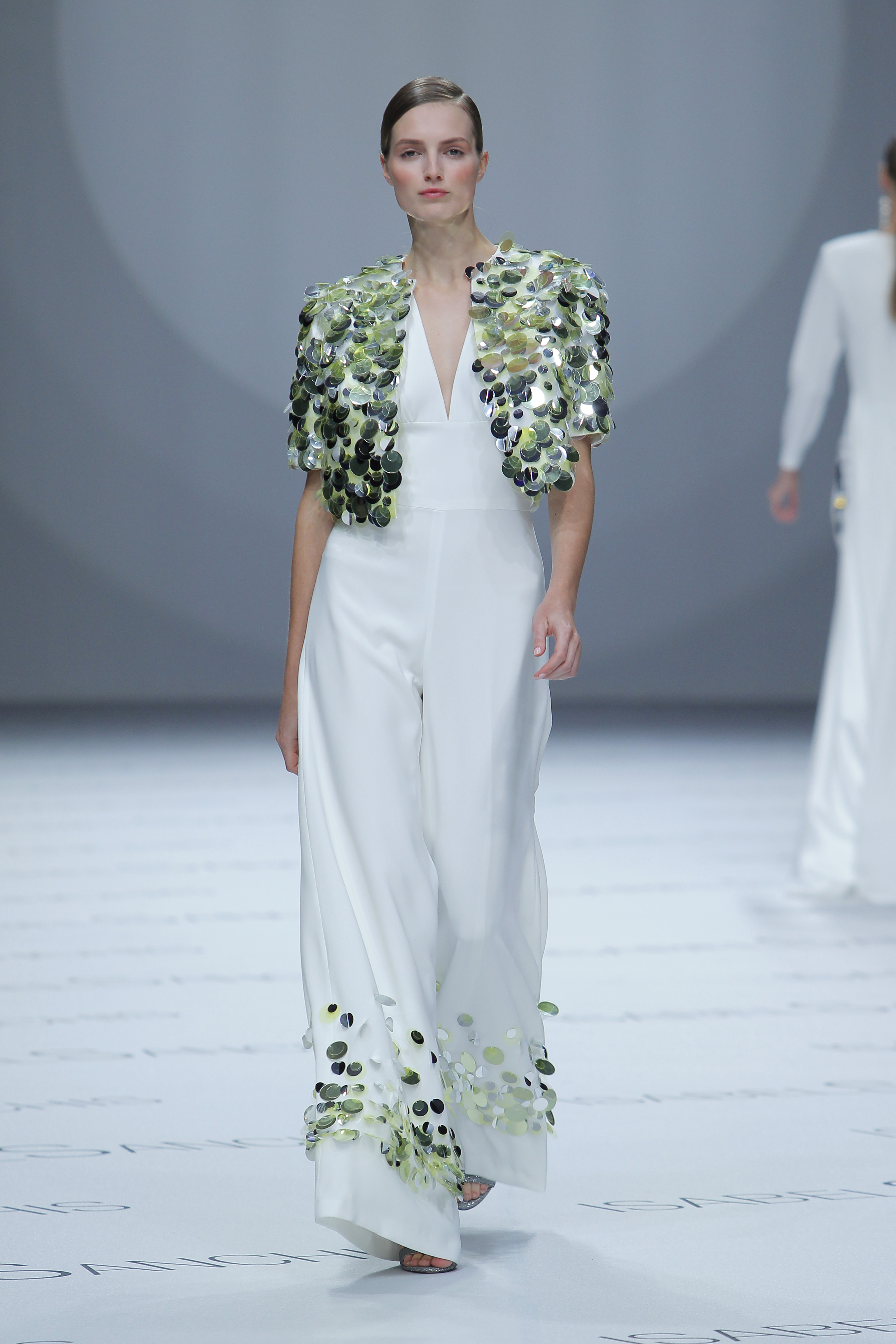 Isabel Sanchis. Créditos: Barcelona Bridal Fashion Week