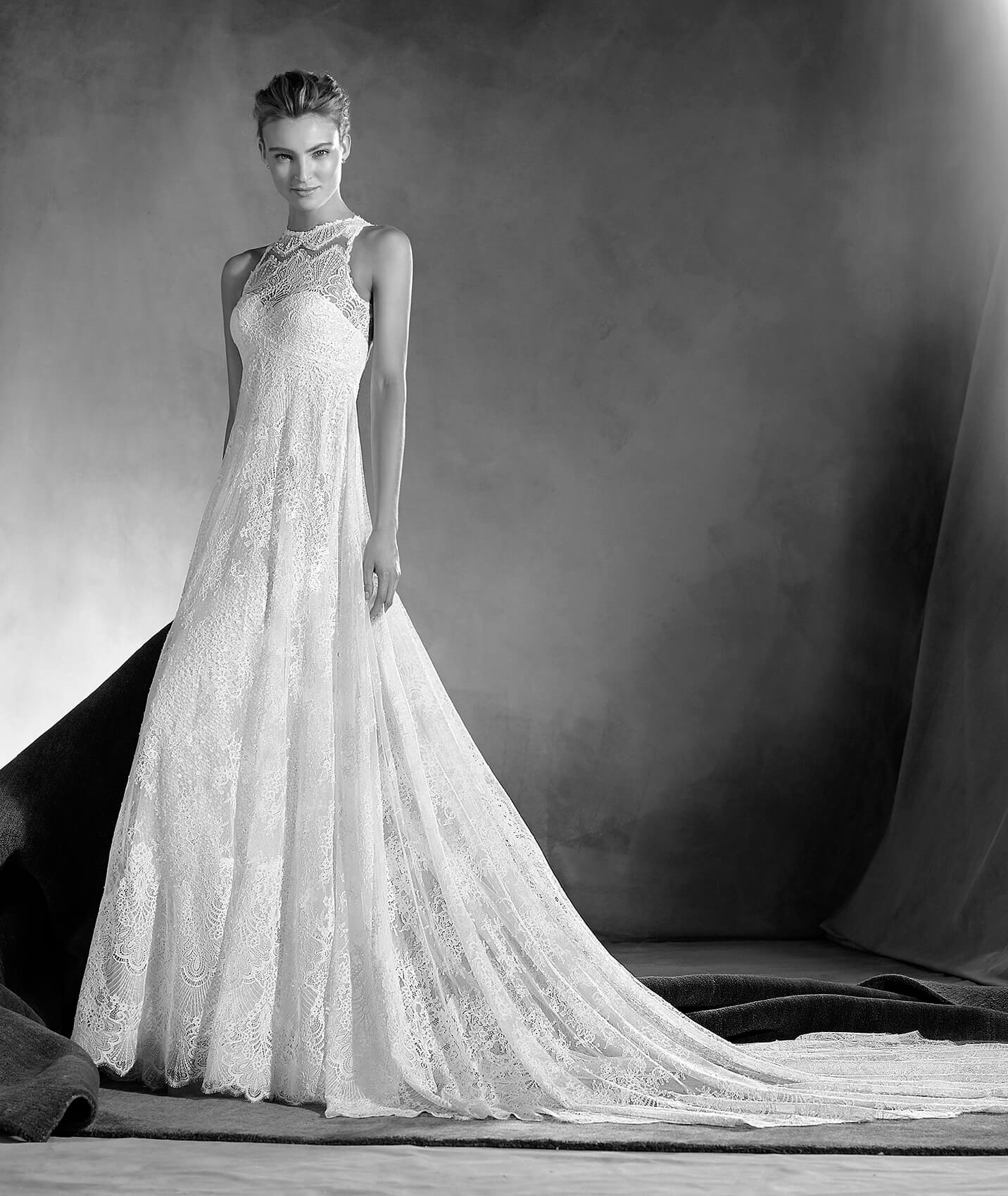 Foto: Pronovias
<a href="http://zankyou.9nl.de/n3ig" target="_blank"> Faça a sua marcação para experimentar o seu vestido favorito! </a>