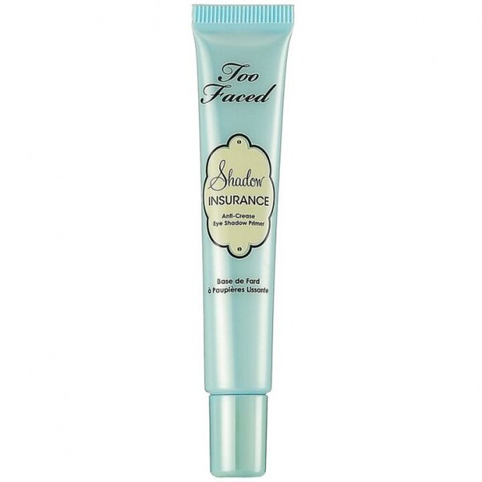 Aplica un poco de primer en los ojos antes de las sombras - Foto Too Faced en Sephora