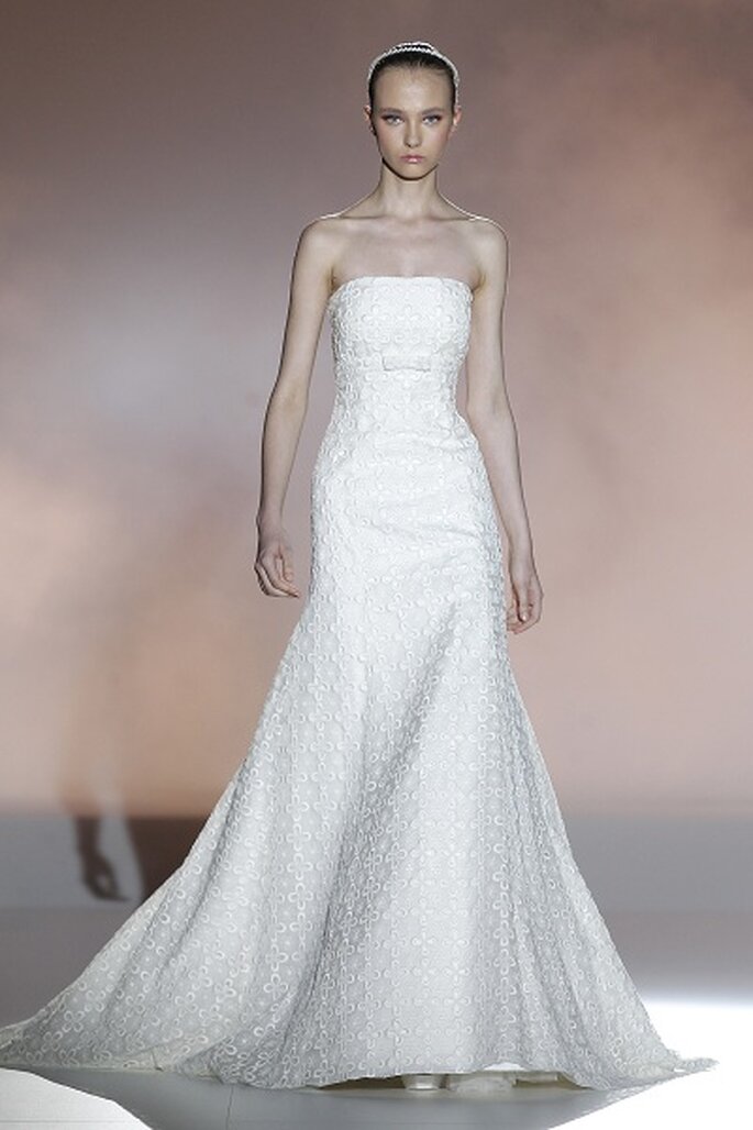 Foto: Ugo Camera / BARCELONA BRIDAL WEEK
<a href="http://zankyou.9nl.de/k3g6">Descubra a nova colecção 2015 de Rosa Clará</a>
