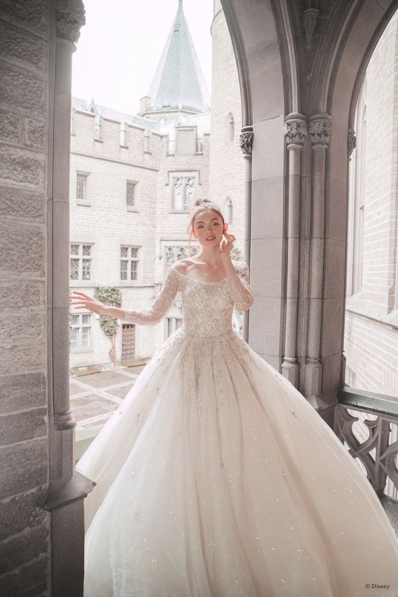 Cinderella by Allure Bridals | Style: DP253 (só disponível nas lojas Kleinfeld) | Créditos: Disney