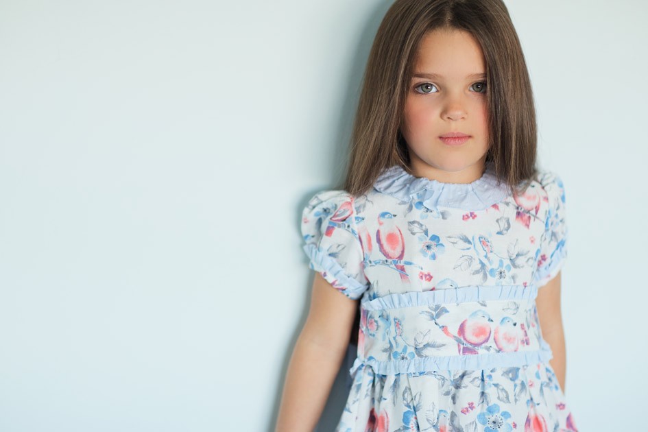 roupa criança vestido estampado festa casamento