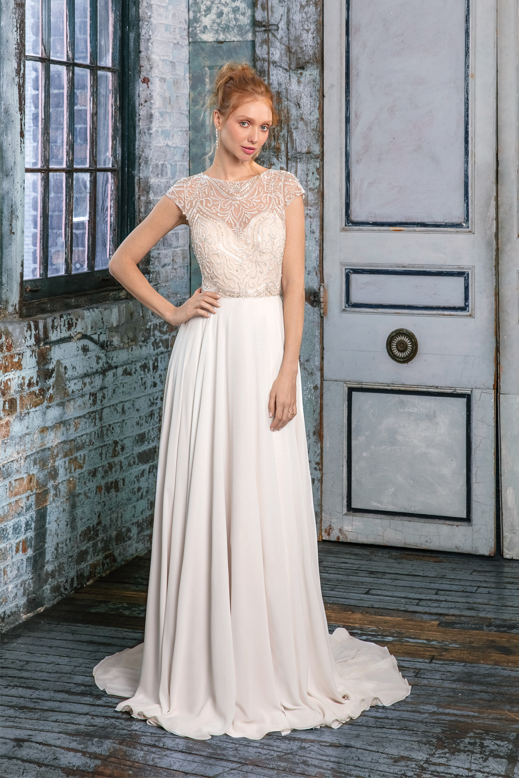 Style 99004. Credits: Justin Alexander Signature.