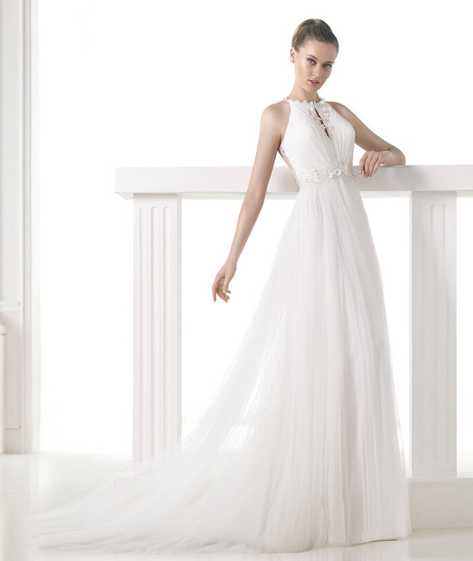 <a href="http://zankyou.9nl.de/n3ig" target="_blank"> Faça a sua marcação para experimentar este vestido! </a>