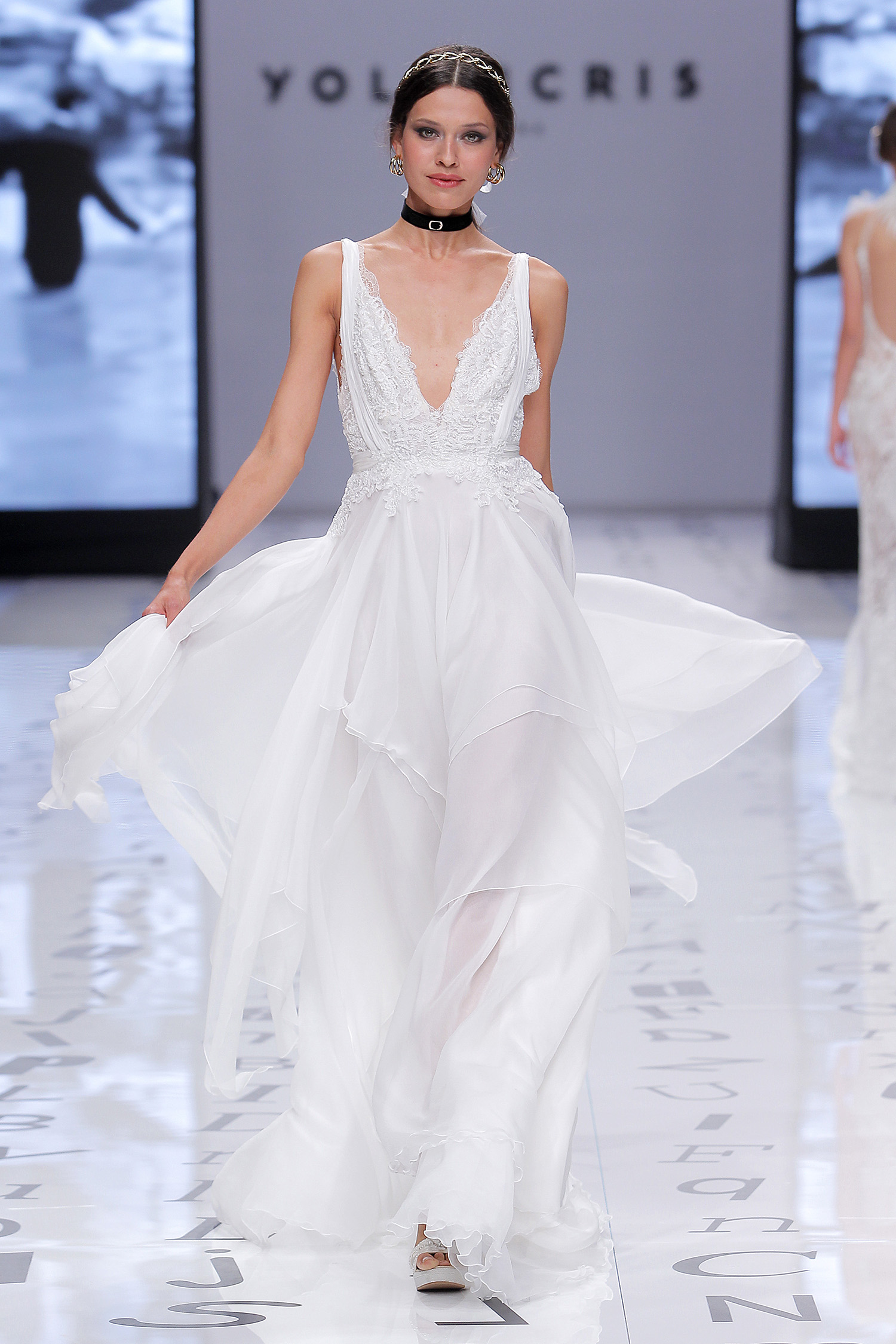 YolanCris. Credits: Valmont Barcelona Bridal Fashion Week