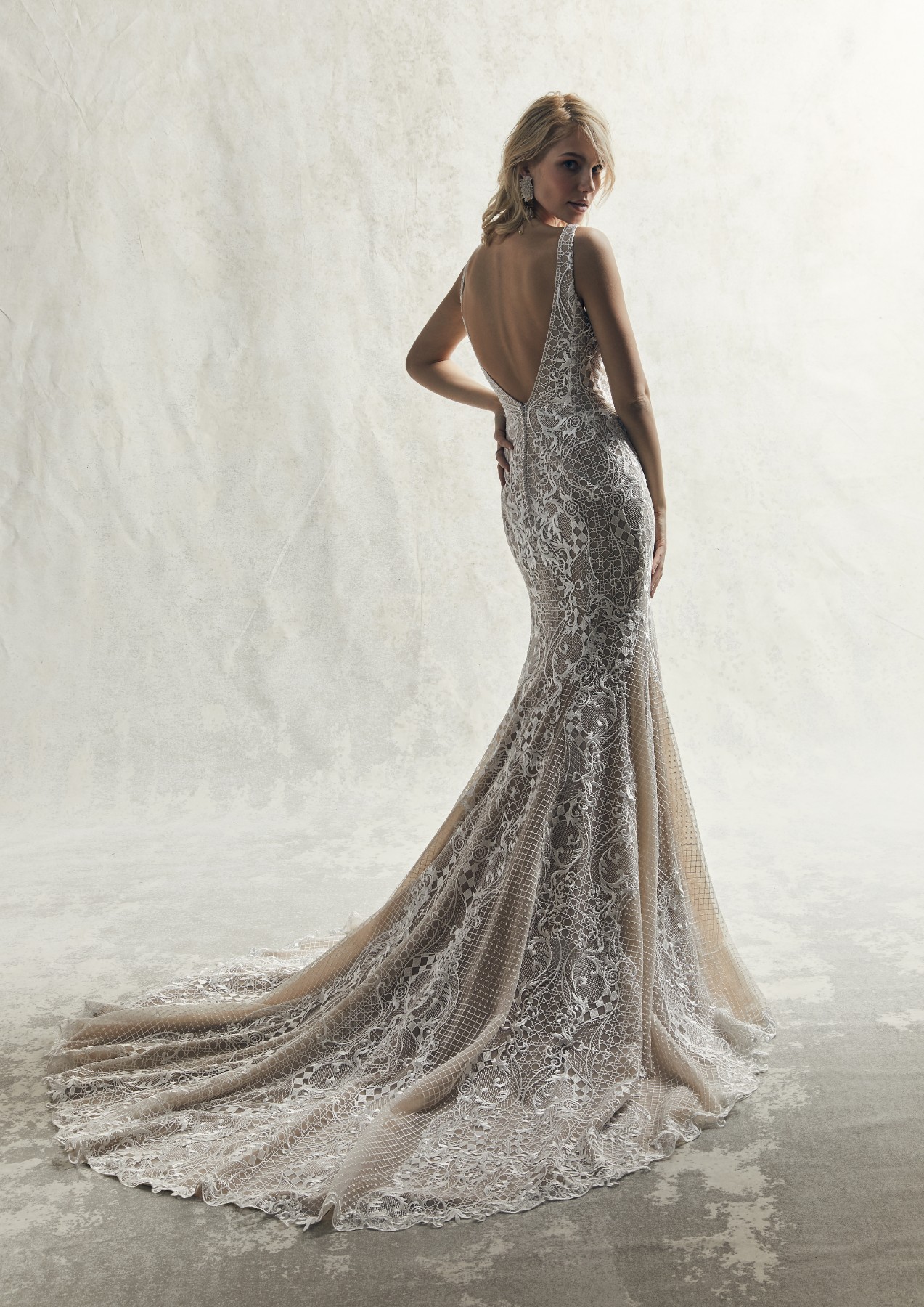 <a href="https://www.maggiesottero.com/sottero-and-midgley/atherton/11836">Atherton</a> Credits: Sottero & Midgley.