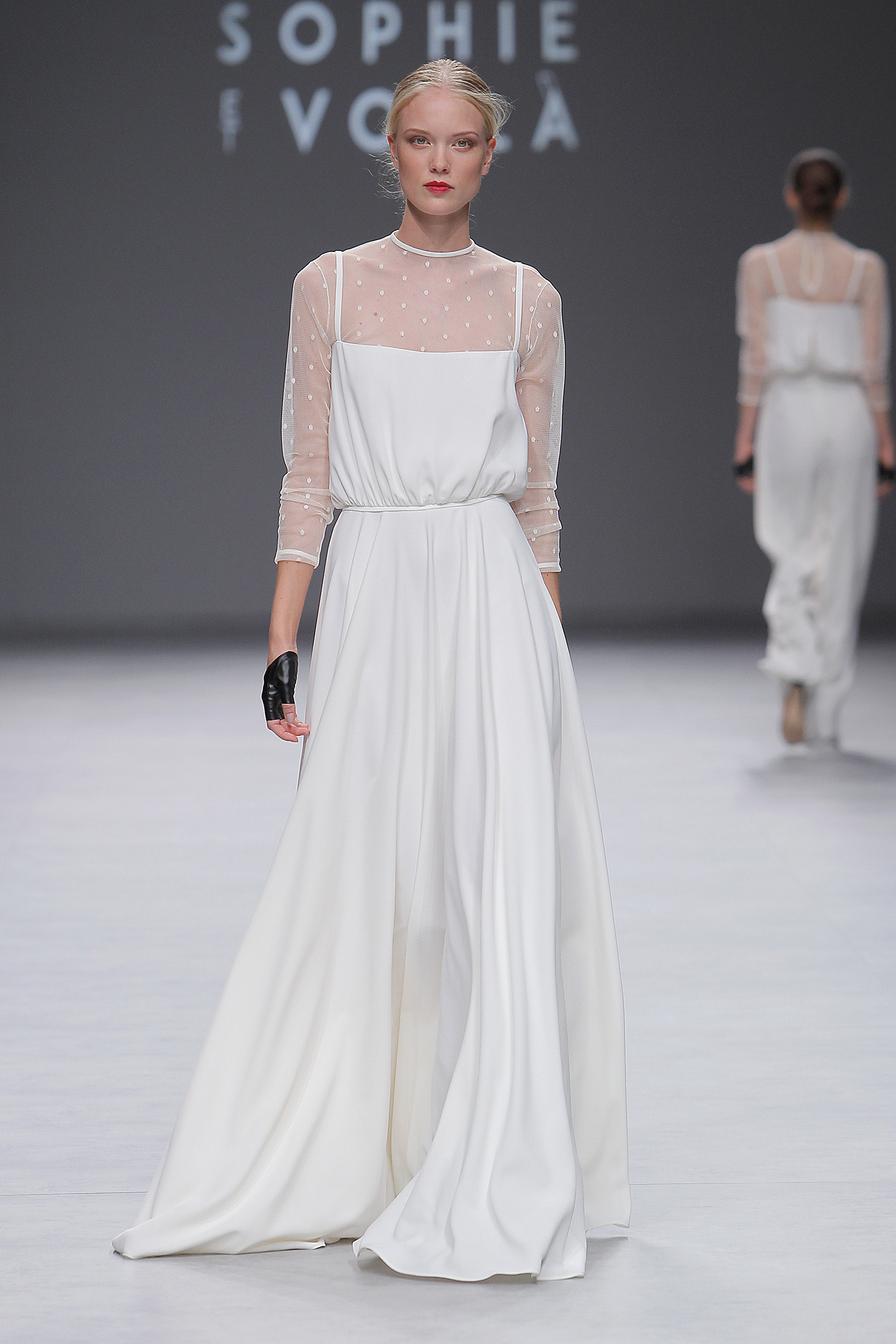 Sophie et Voilà. Créditos: Barcelona Bridal Fashion Week