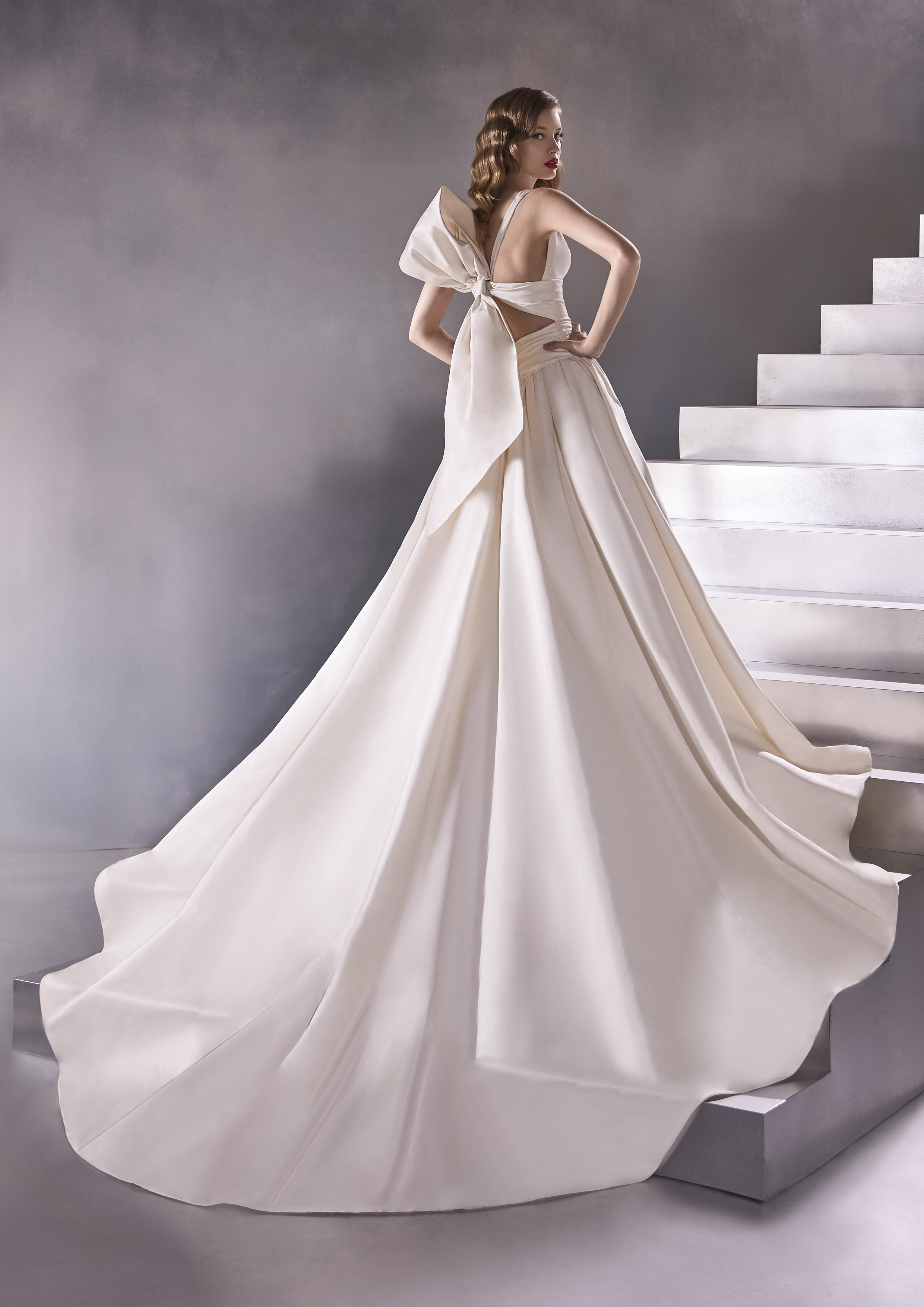 Gravity, Atelier Pronovias 2020