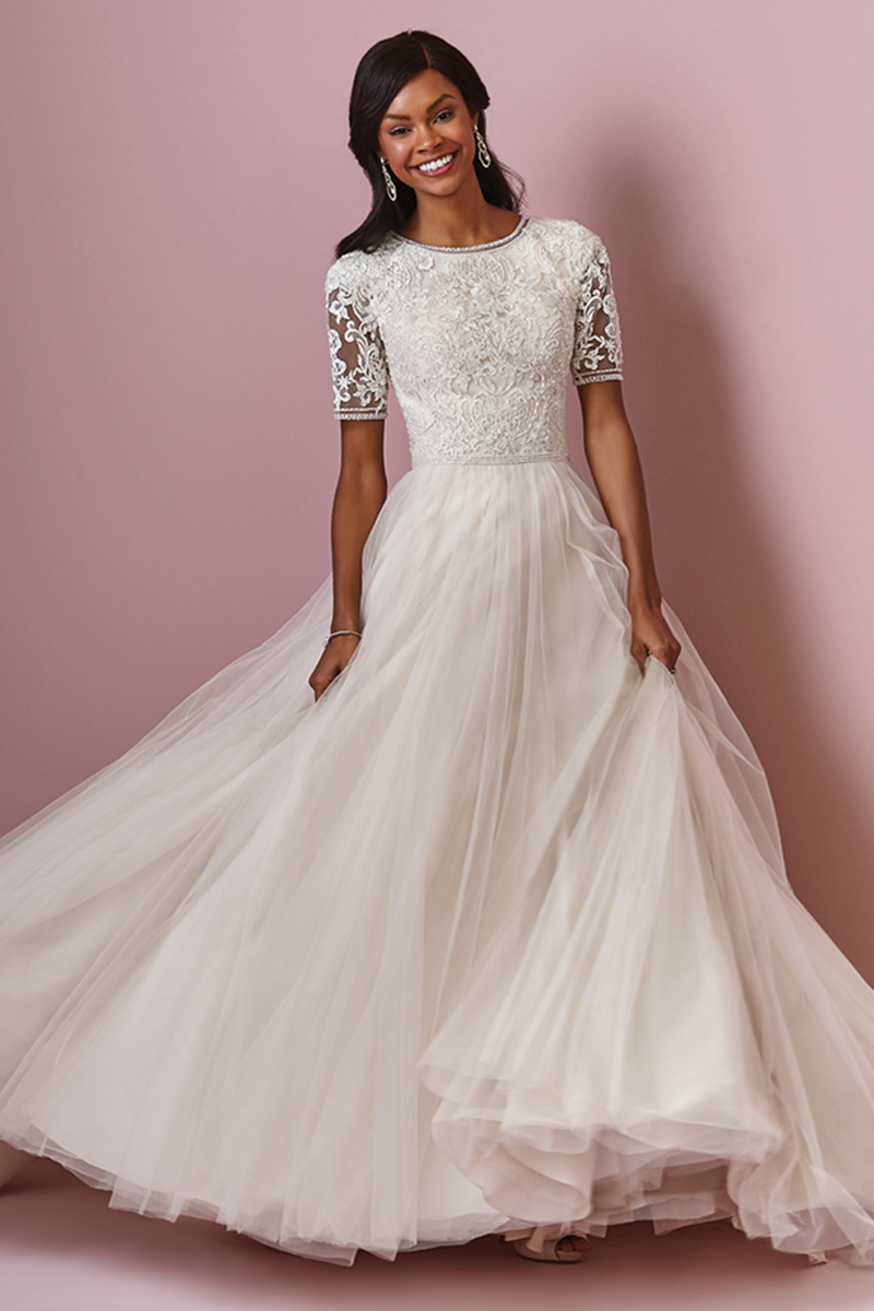 <a href="https://www.maggiesottero.com/rebecca-ingram/eliza-anne/11591" target="_blank">Rebecca Ingram</a>