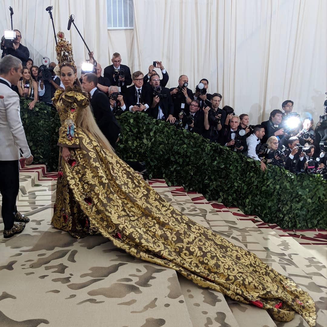 Sarah Jessica Parker em Dolce & Gabbana | Foto: IG Met