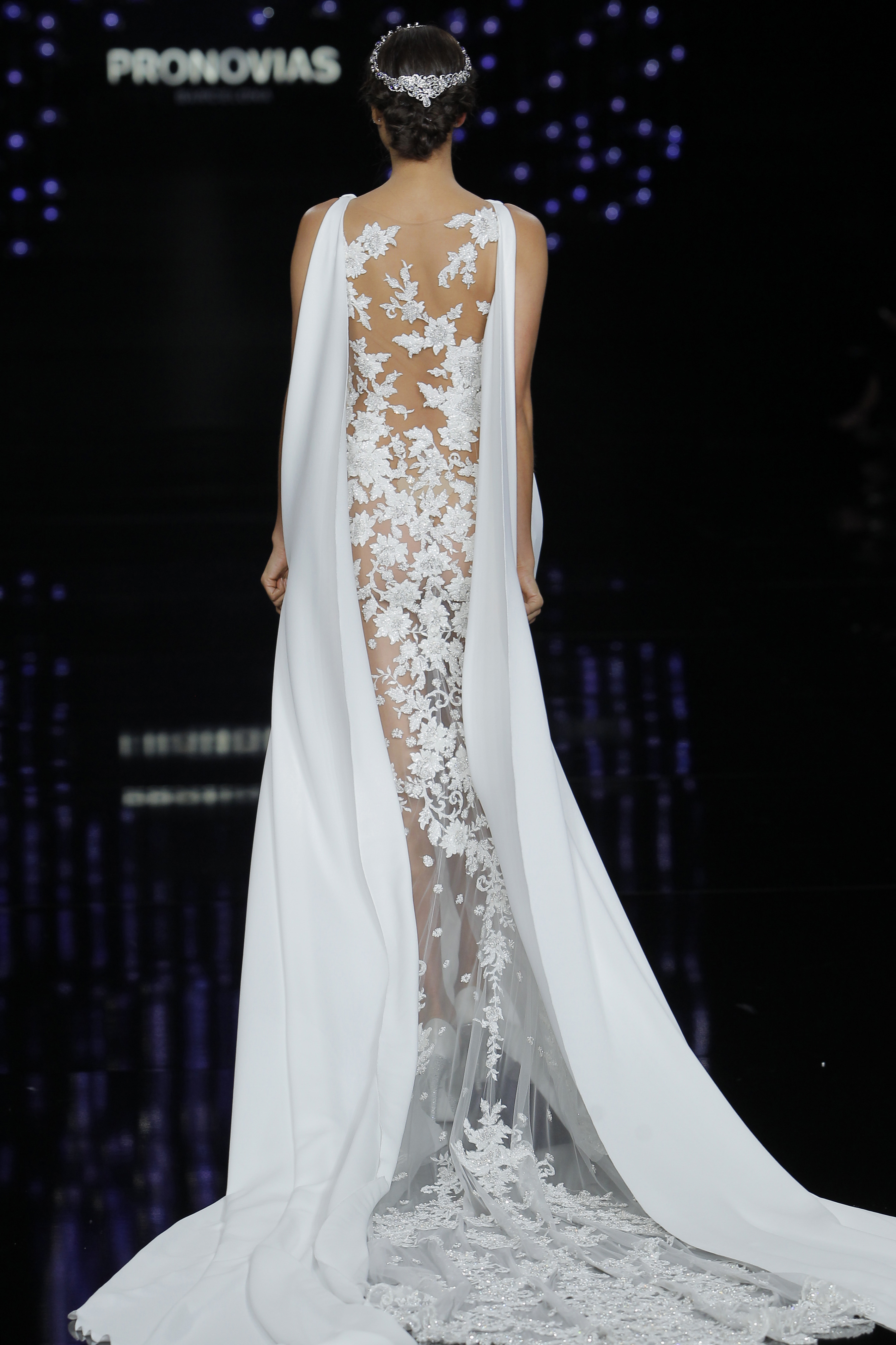 Credits: Barcelona Bridal Fashion Week
<a href="http://zankyou.9nl.de/n3ig" target="_blank"> Faça a sua marcação para experimentar este vestido! </a>