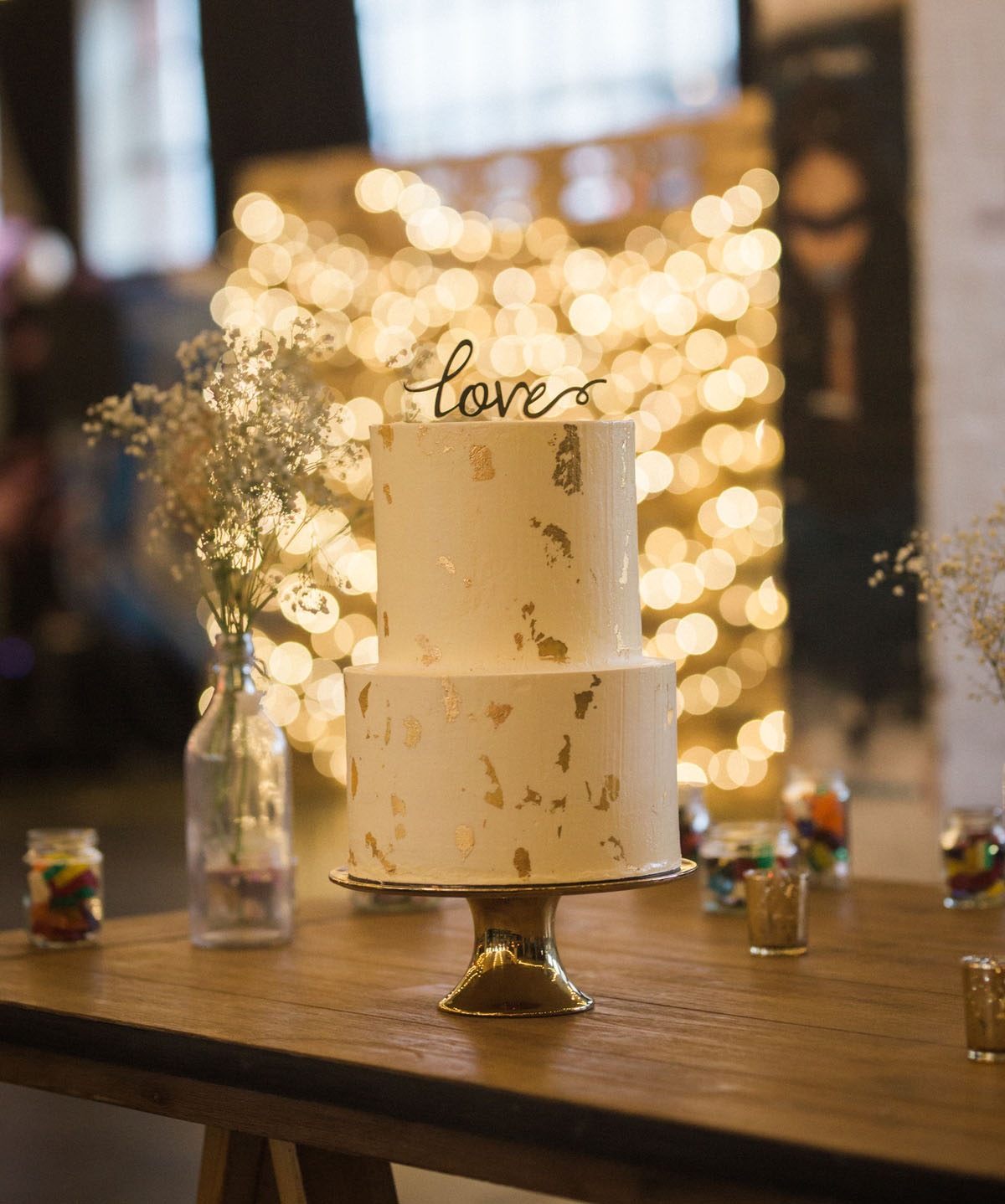 Inspiração para bolos de casamento de 2 andares | Créditos: Alex Kwong Photography