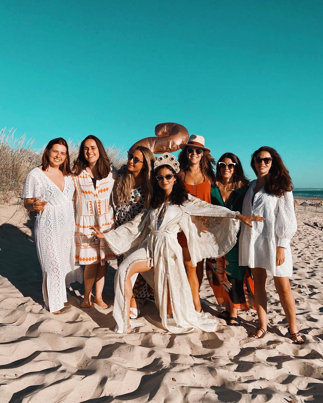 Sara Salgado com amigas na praia