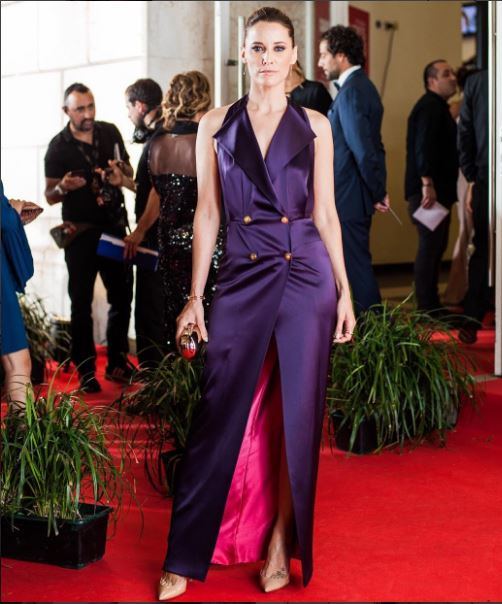 Foto via Instagram de Maria João Bastos | Styling: Xana Guerra Filipe Faísca | Jóias: Piaget | Hairstyle: Griffe Hairstyle | Sapatos: Louboutin