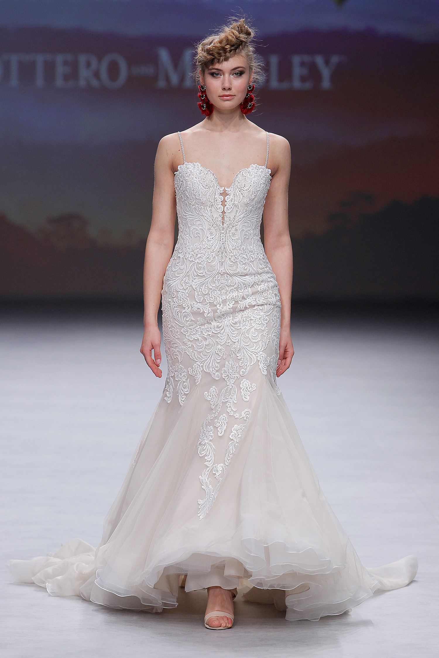 Maggie Sottero. Credits: Valmont Barcelona Bridal Fashion Week