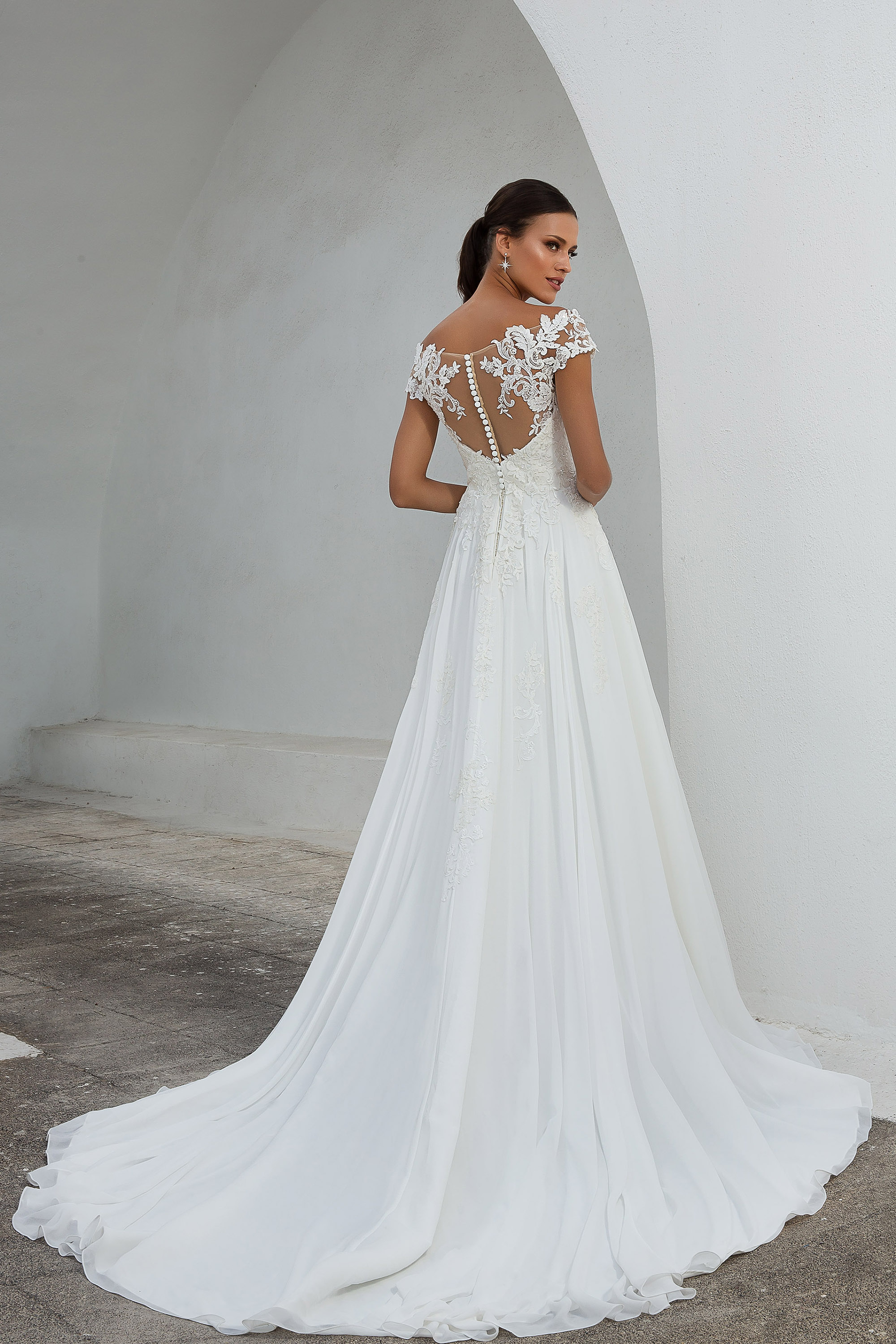 Style 88013. Credits: Justin Alexander