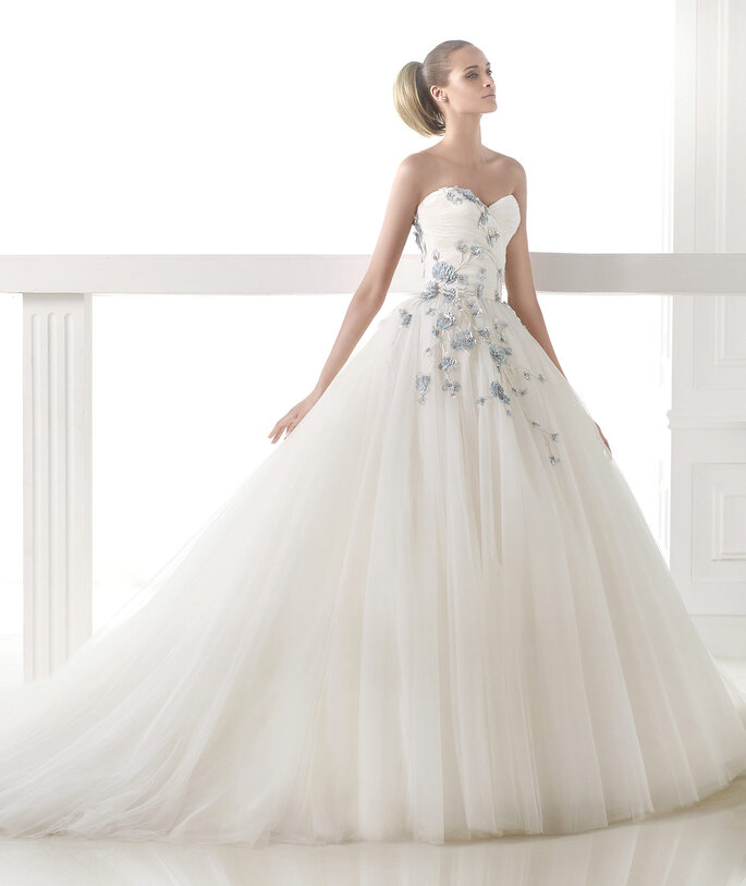 <a href="http://zankyou.9nl.de/nfw4">Peça a sua marcação para provar a nova Colecção Pronovias 2015.</a> 