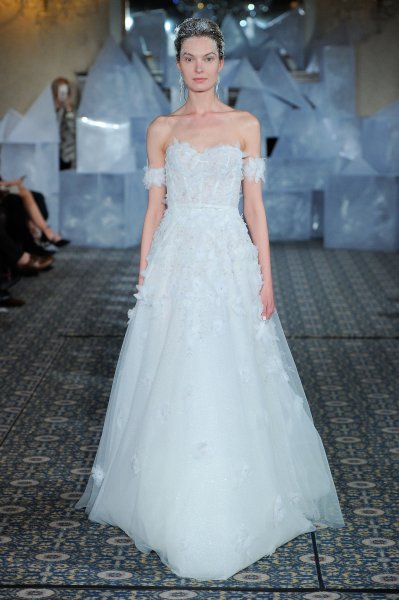 Créditos: Mira Zwillinger, New York Bridal Week