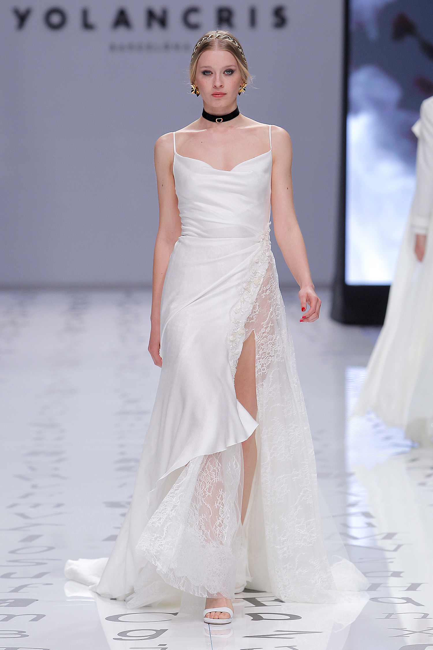 YolanCris. Credits: Valmont Barcelona Bridal Fashion Week