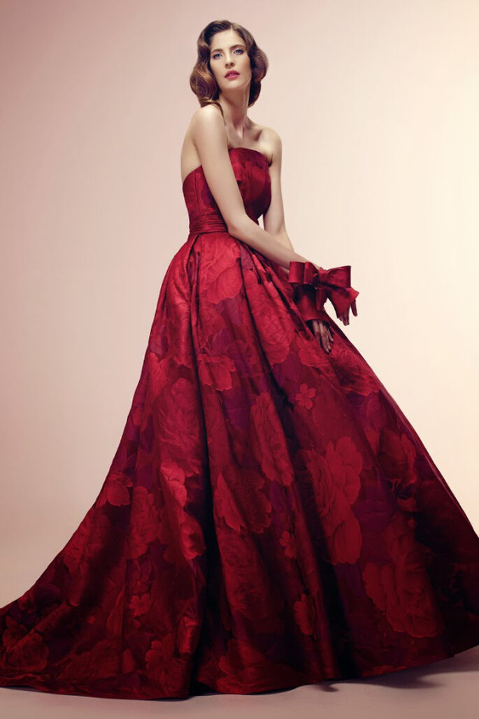Para a noiva romântica e apaixonada, vestido de Alessandra Rinaudo.