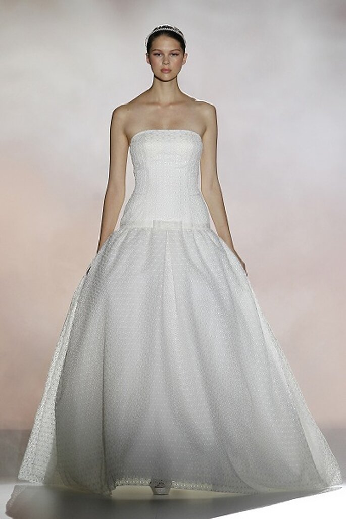 Foto: Ugo Camera / BARCELONA BRIDAL WEEK
<a href="http://zankyou.9nl.de/k3g6">Descubra a nova colecção 2015 de Rosa Clará</a>