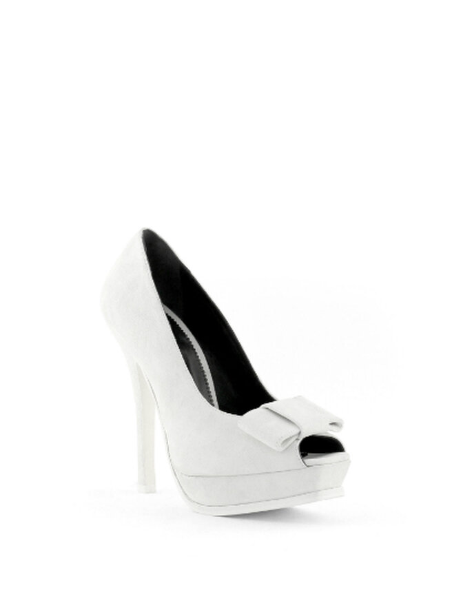 Escolhemos os nossos sapatos de noiva preferidos preferidas da colecção Rosa Clará 2013.
<a href="http://zankyou.9nl.de/k3g6">Descubra a nova colecção 2015 de Rosa Clará</a>