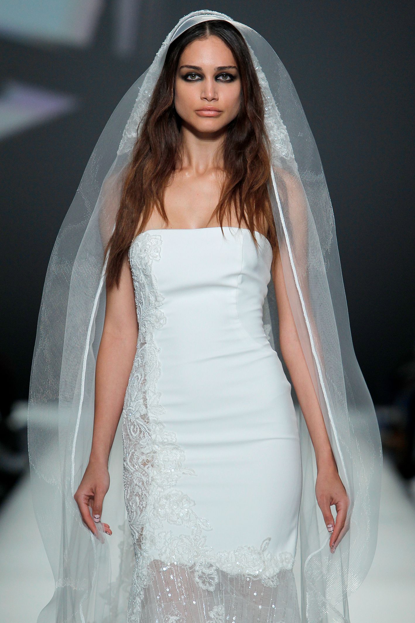 YolanCris. Credits: Valmont Barcelona Bridal Fashion Week