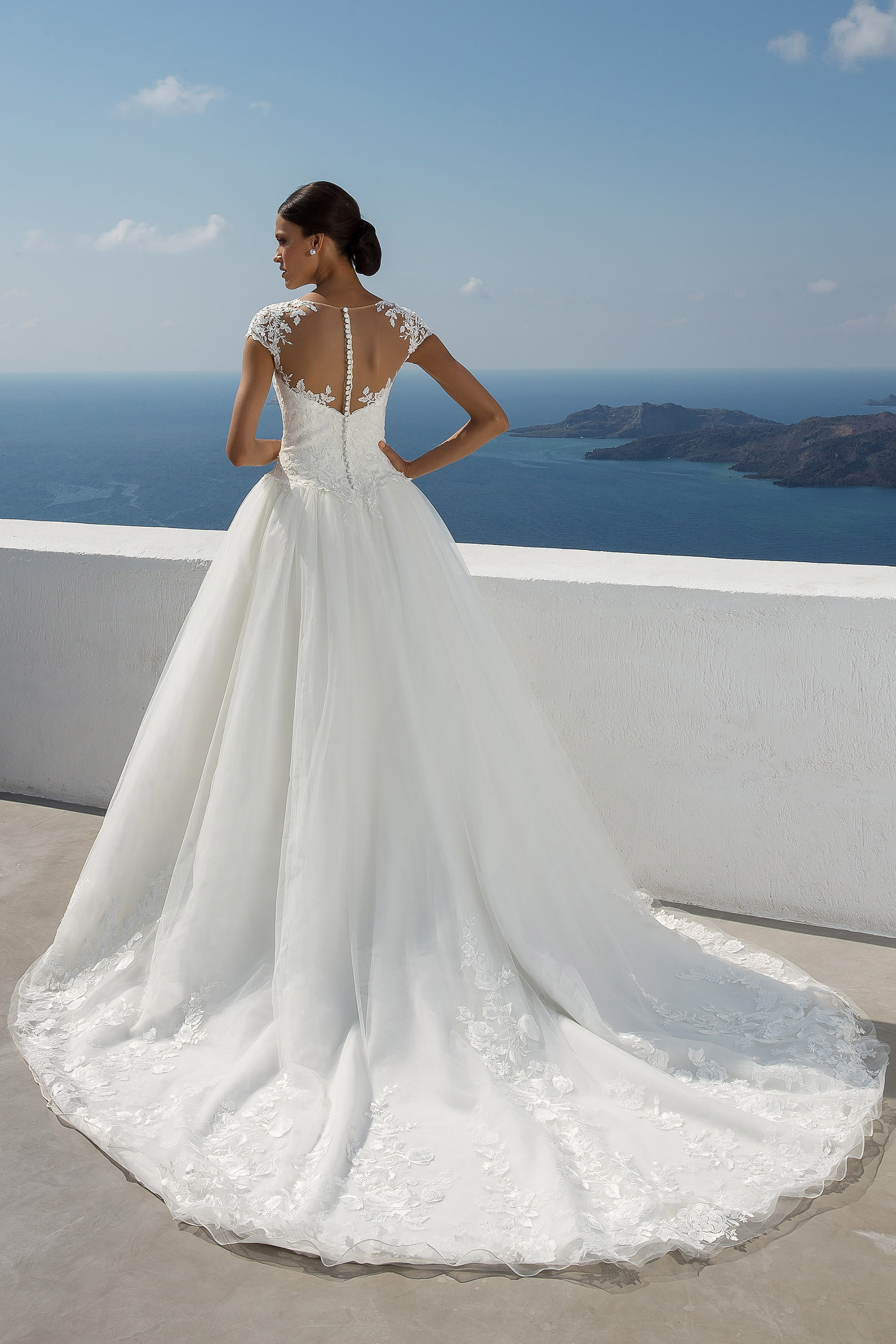 Style 88015. Credits: Justin Alexander