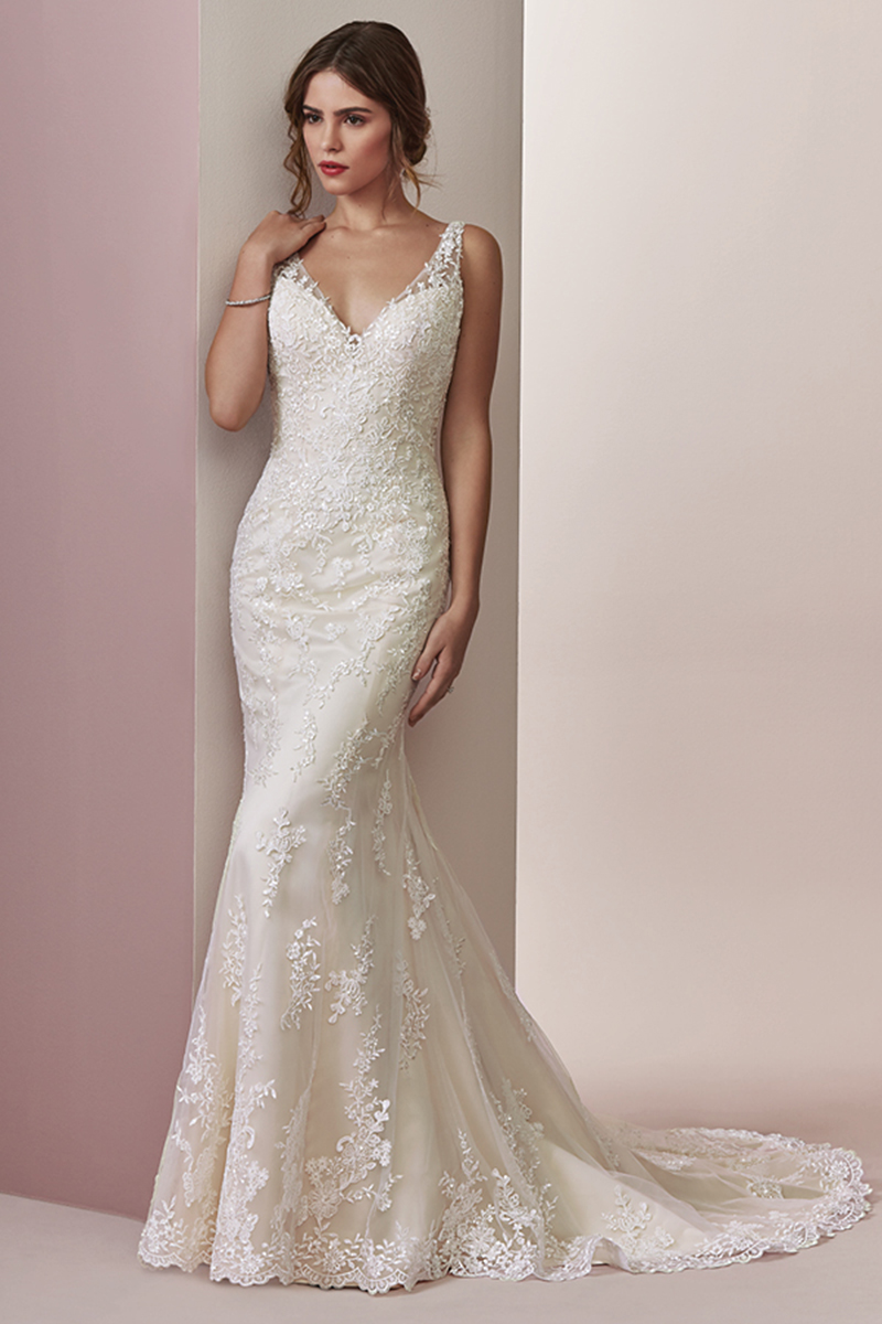 <a href="https://www.maggiesottero.com/rebecca-ingram/elora/11593" target="_blank">Rebecca Ingram</a>