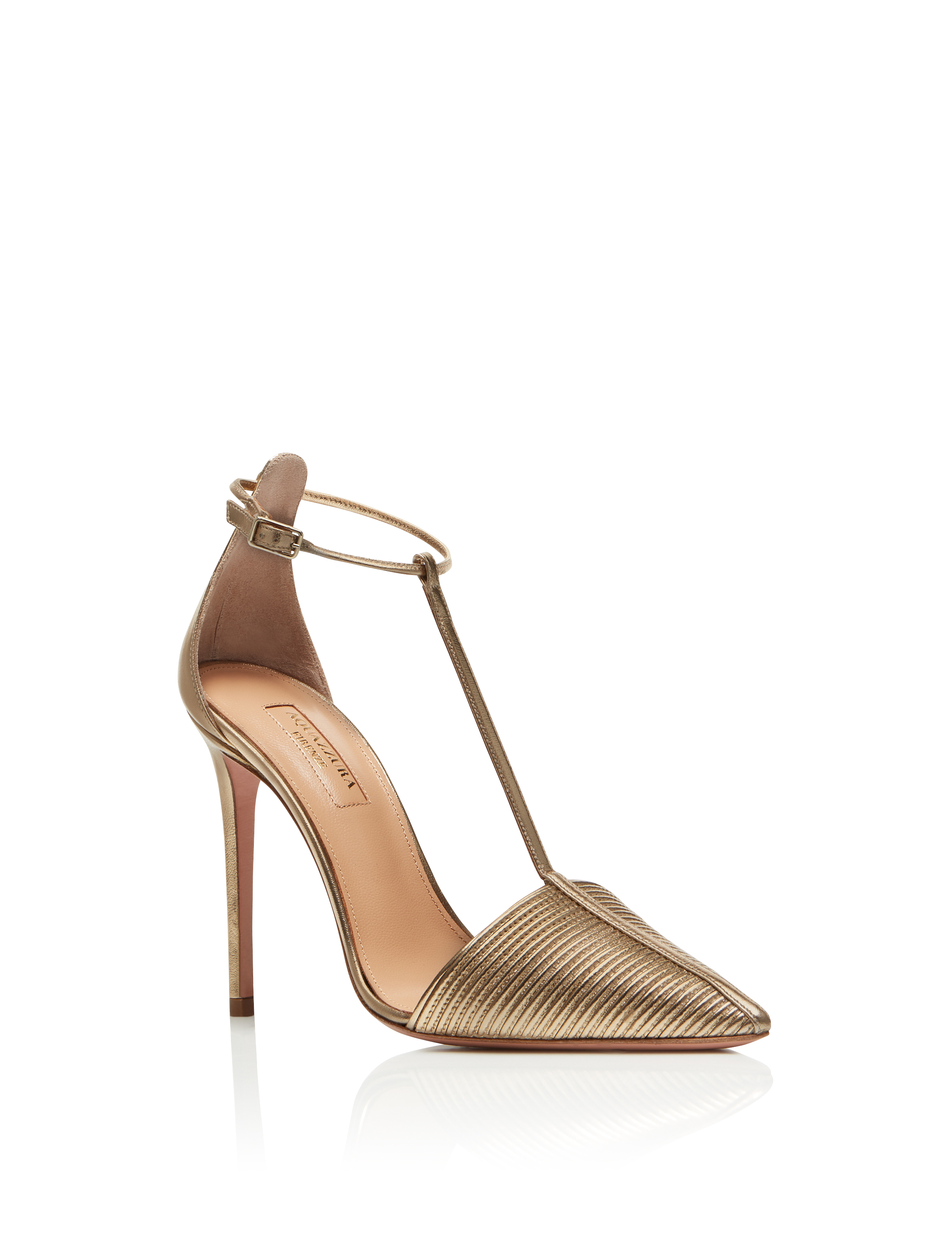 Créditos: Ritz Pump 105, Aquazzura