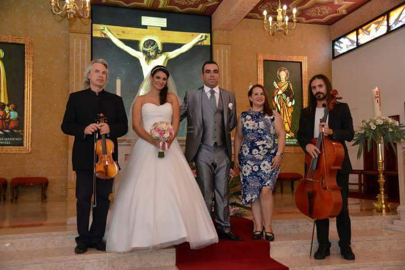 Strings n' Vox Trio