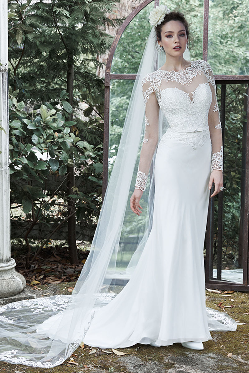 <a href="http://www.maggiesottero.com/dress.aspx?style=5MT663" target="_blank">Maggie Sottero</a>