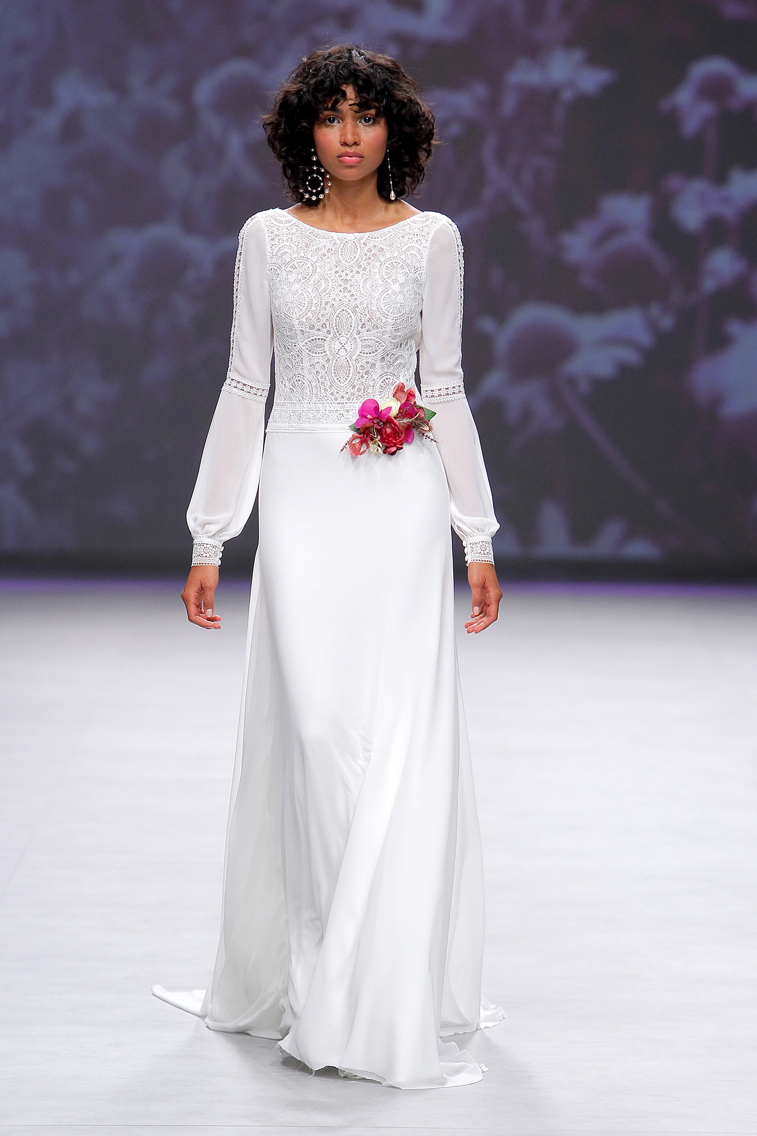 Aire Barcelona. Credits: Valmont Barcelona Bridal Fashion Week