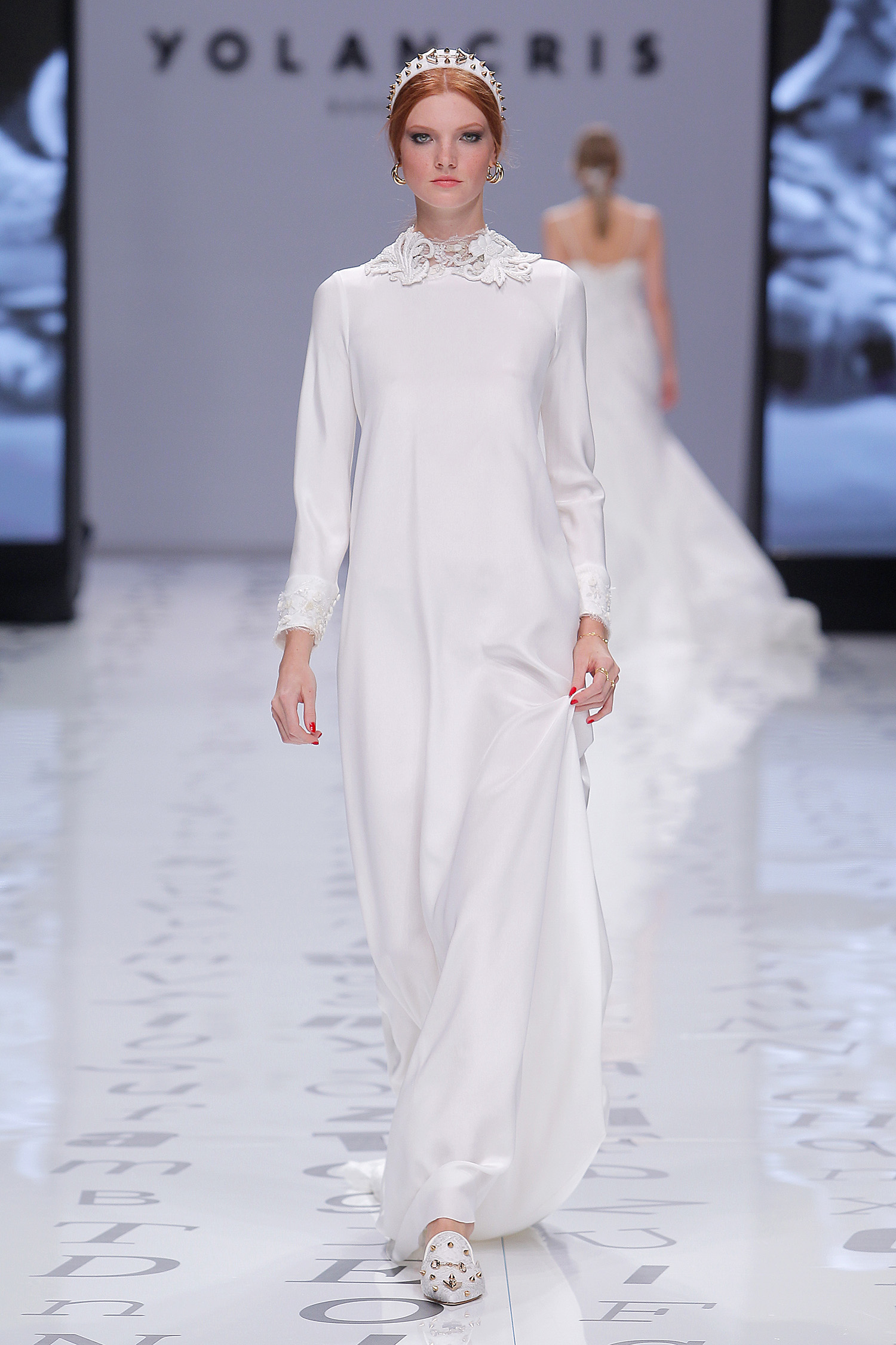 YolanCris. Credits: Barcelona Bridal Fashion Week