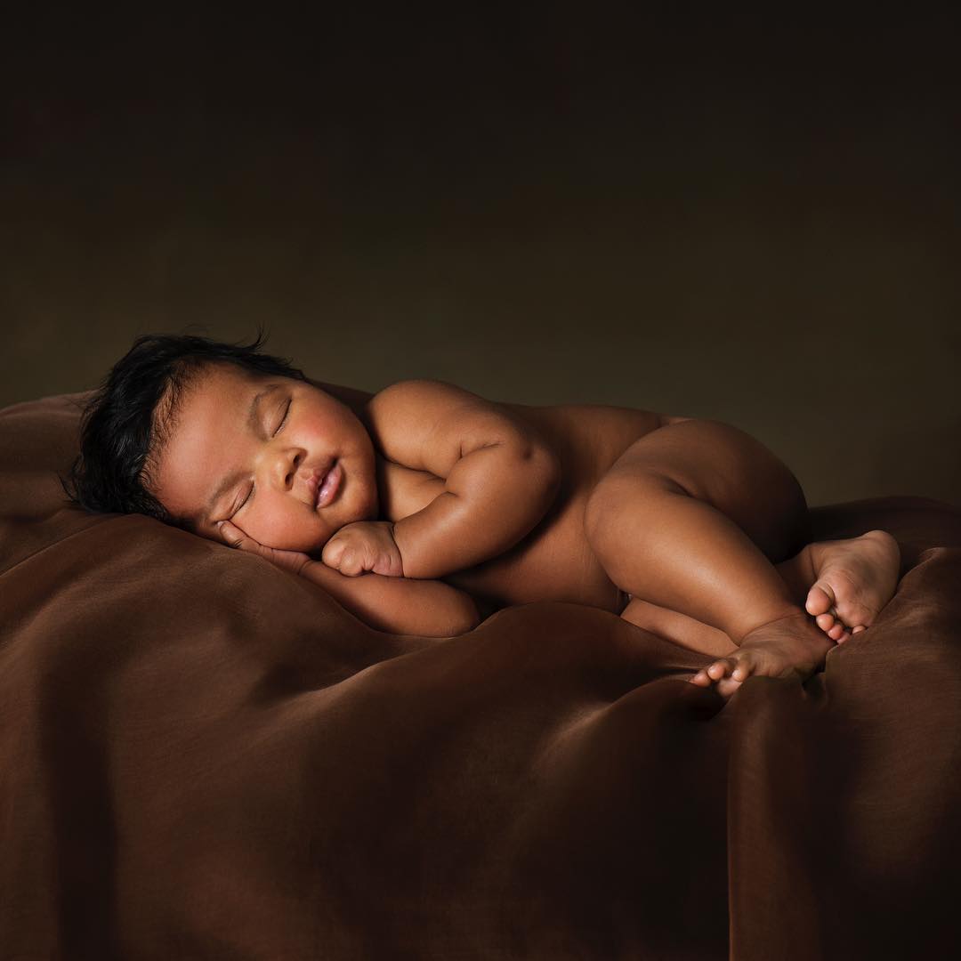 A menina é fruto da relação da modelo com o jogador de futebol-americano Sterling Shepard. | Foto via Instagram @chaneliman