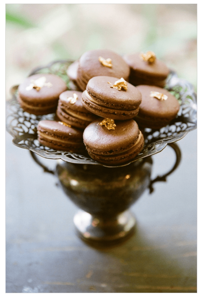 Macarons para el postre de tu boda - Foto This Modern Romance