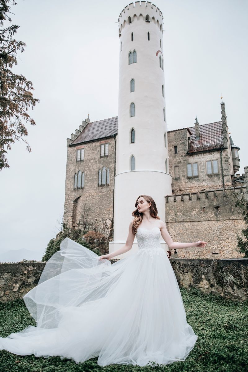 Aurora by Allure Bridals | | Style: D261 | Créditos: Disney