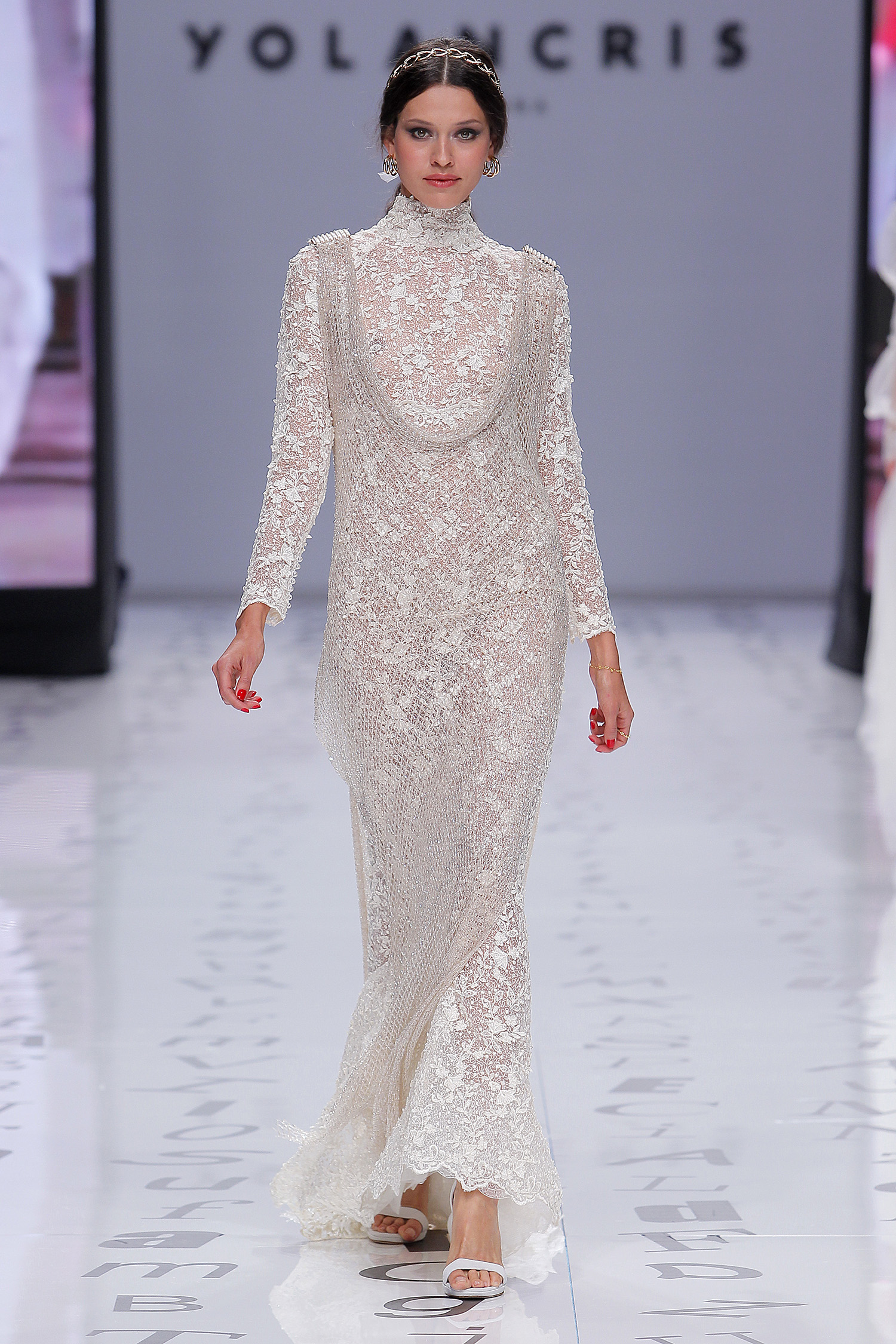 YolanCris. Credits: Valmont Barcelona Bridal Fashion Week