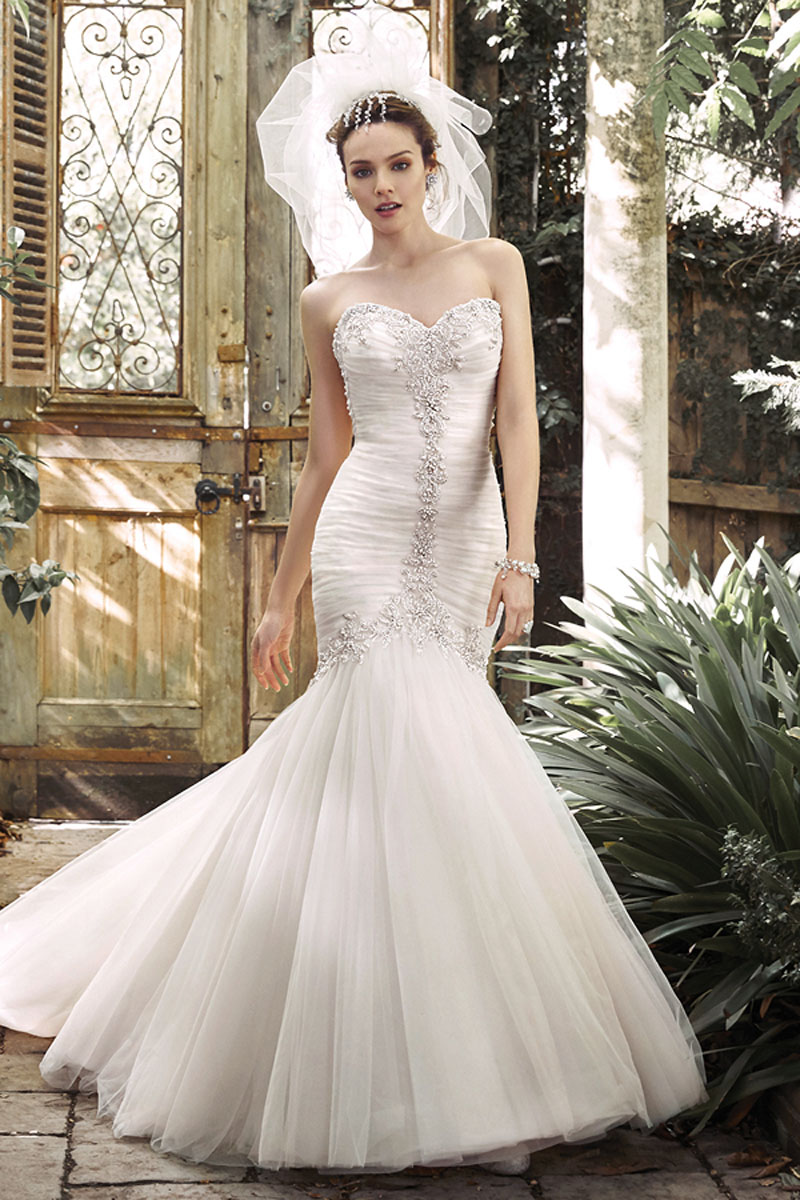 <a href="http://www.maggiesottero.com/dress.aspx?style=5MD677" target="_blank">Maggie Sottero</a>

