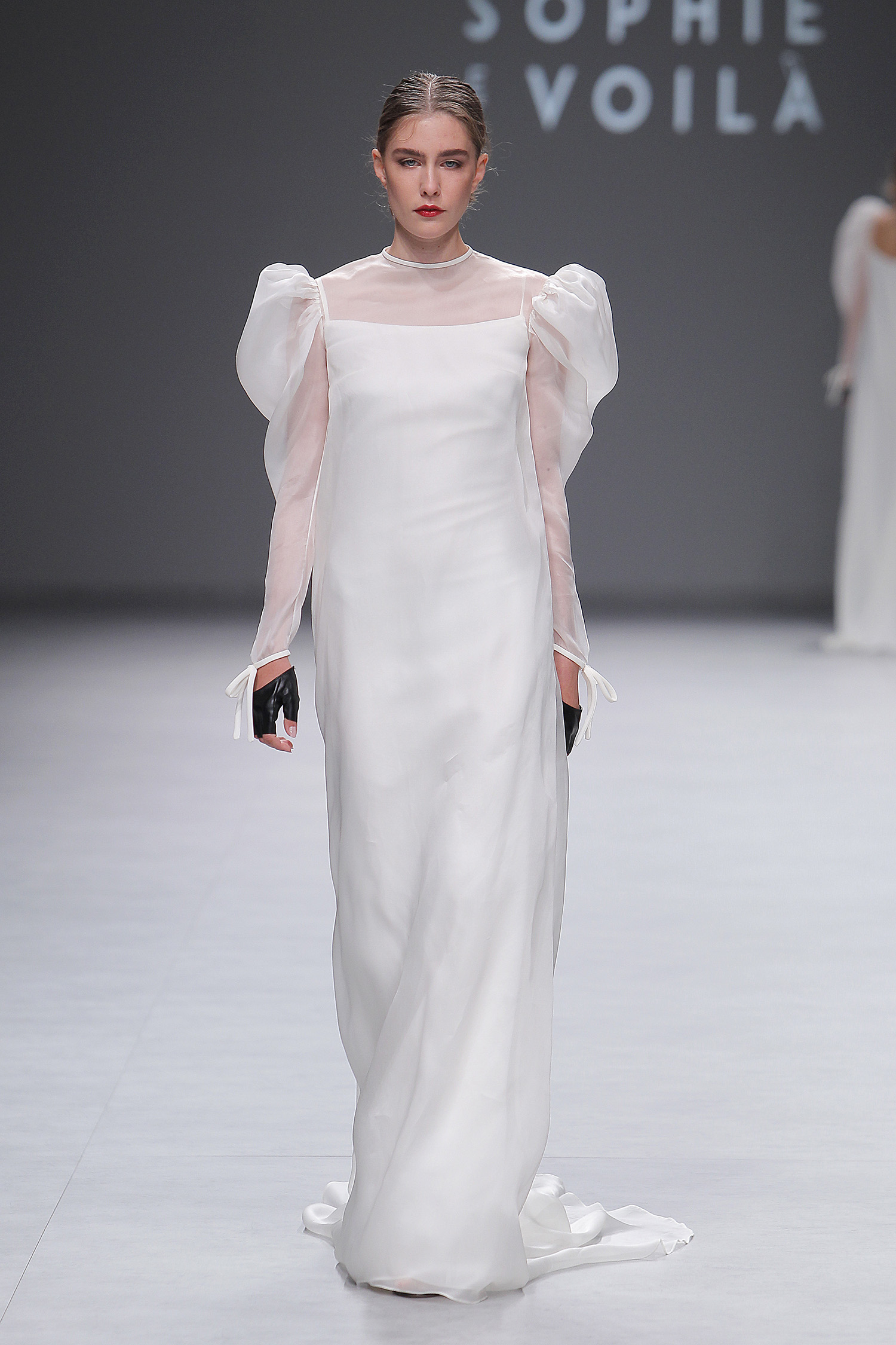 Sophie et Voilà. Créditos: Barcelona Bridal Fashion Week