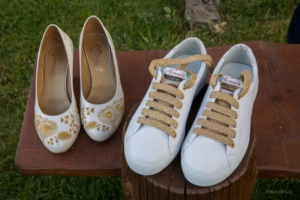 Namorarte. Tenis e sapato personalizado para casamento.