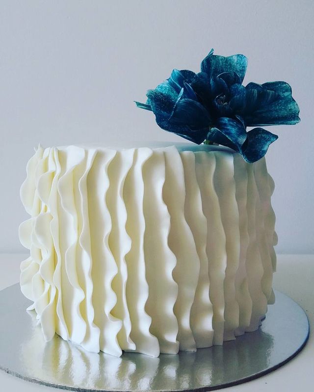 Inspiração para bolos de casamento cilíndricos | Créditos: Mandala Cake Studio
