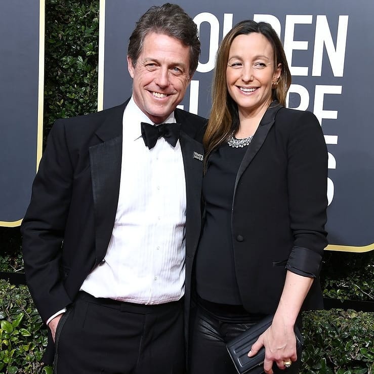 Aos 57 anos, Hugh Grant foi pai pela quinta vez em março. O bebé é fruto do seu casamento com Anna Eberstein, | Foto via IG @guiltynewsfr