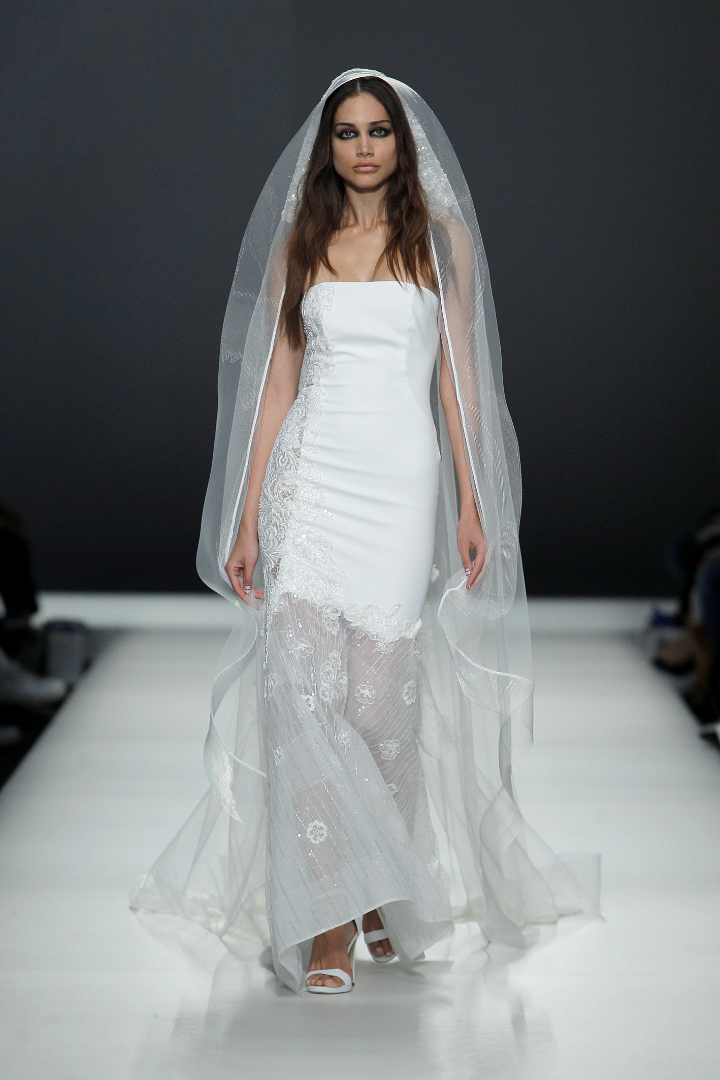 YolanCris. Credits: Valmont Barcelona Bridal Fashion Week